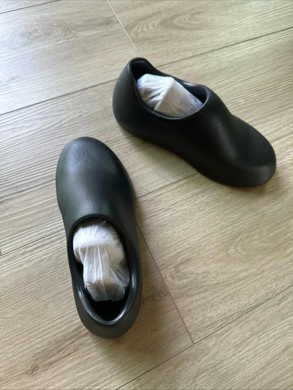 Black SL-02 Yeezy Shoes Men's Size 4